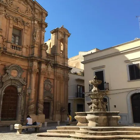 Lägenhet La Terrazza Dietro Il Duomo