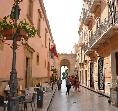 La Terrazza Dietro Il Duomo شقة